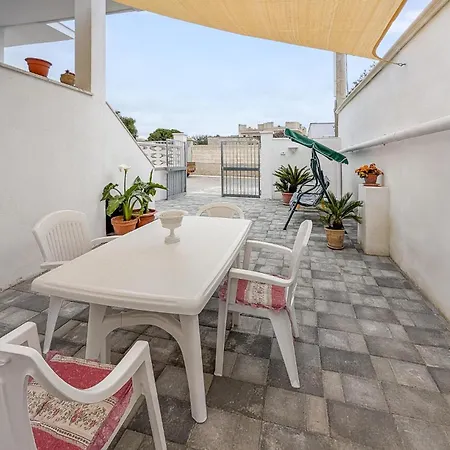 2 Bedroom Nice Home In San Pietro In Bevagna Holiday home